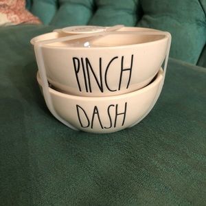 Rae Dunn pinch and dash set Nwt
